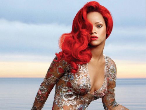 Rihanna ense? sus brillantes encantos